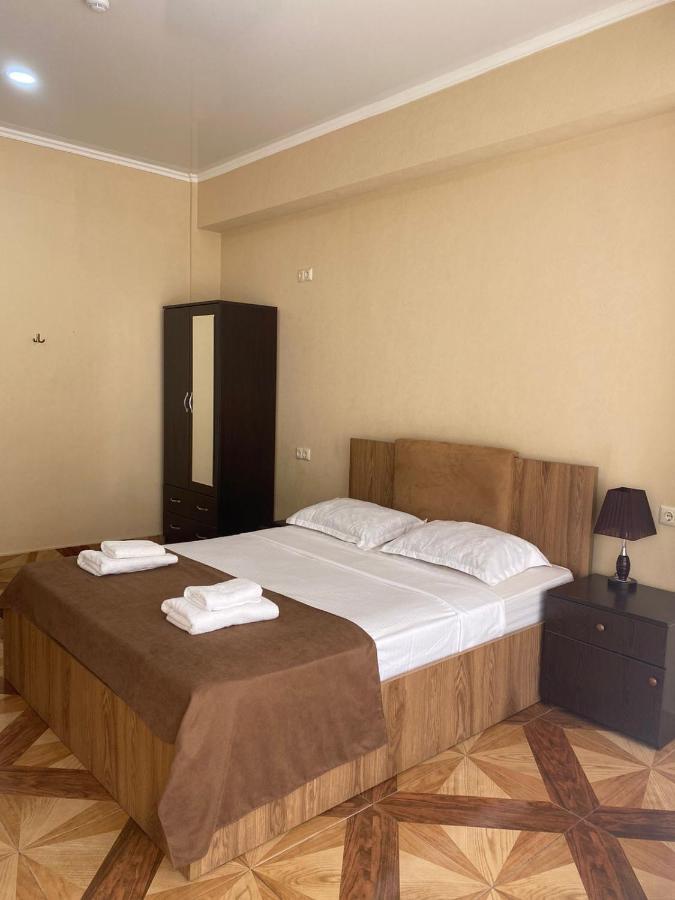 Hotel Saburtalo Roni Tbilisi Exterior photo